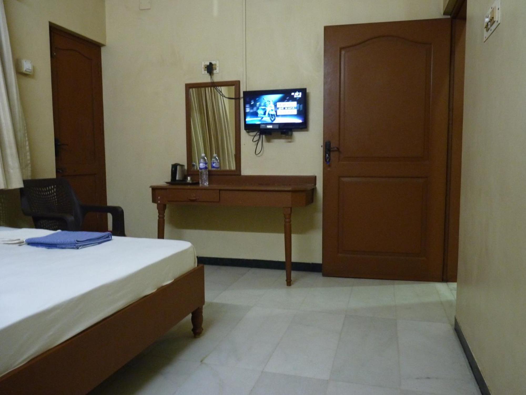 Nanda Lodge Mettuppālaiyam Zewnętrze zdjęcie