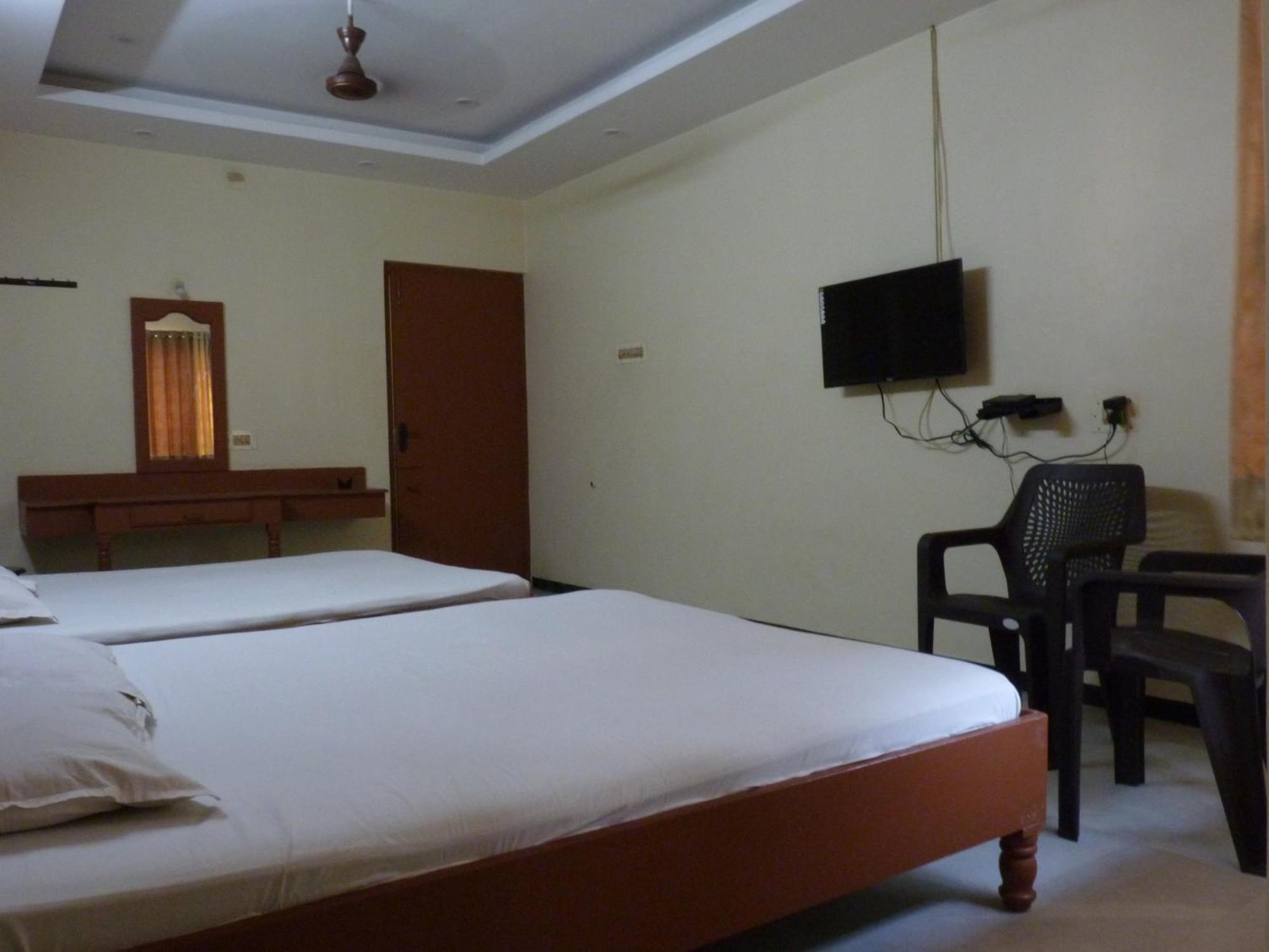 Nanda Lodge Mettuppālaiyam Zewnętrze zdjęcie