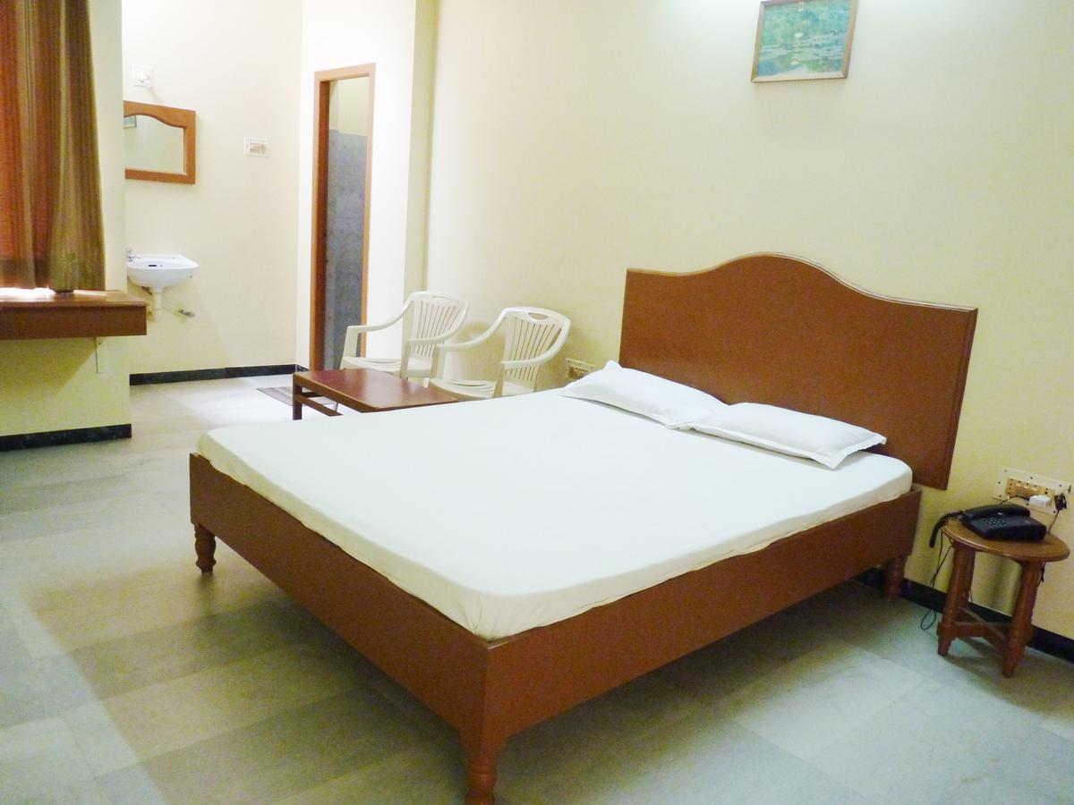Nanda Lodge Mettuppālaiyam Zewnętrze zdjęcie