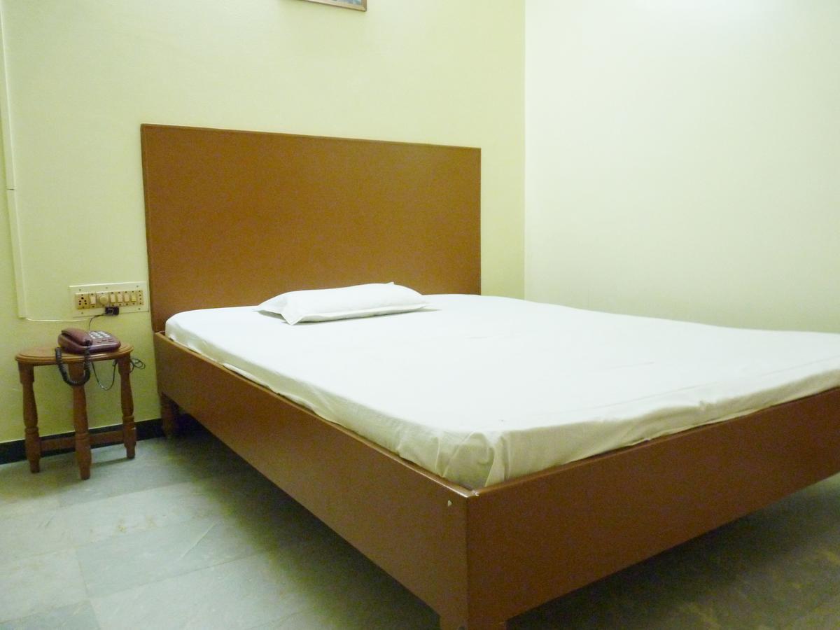Nanda Lodge Mettuppālaiyam Zewnętrze zdjęcie