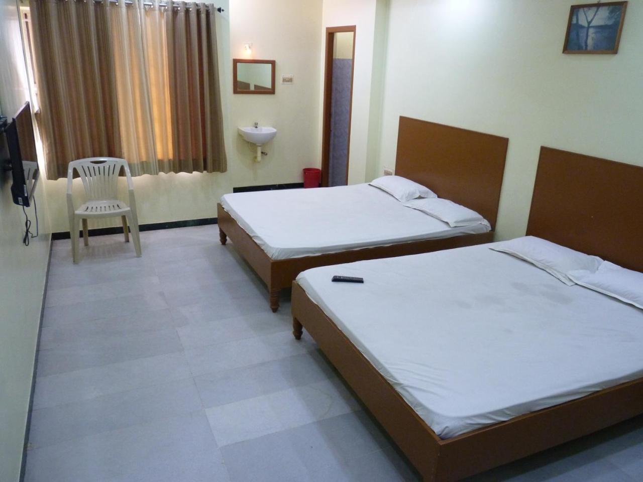 Nanda Lodge Mettuppālaiyam Zewnętrze zdjęcie